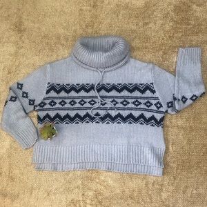 Moon & Madison Cropped string Turtle/Cowl Neck SzM